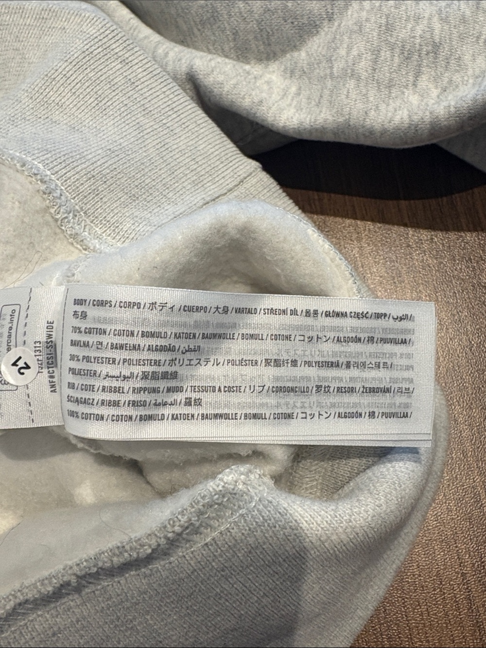 Abercrombie & Fitch West Village Crewneck - Picture 7 of 8